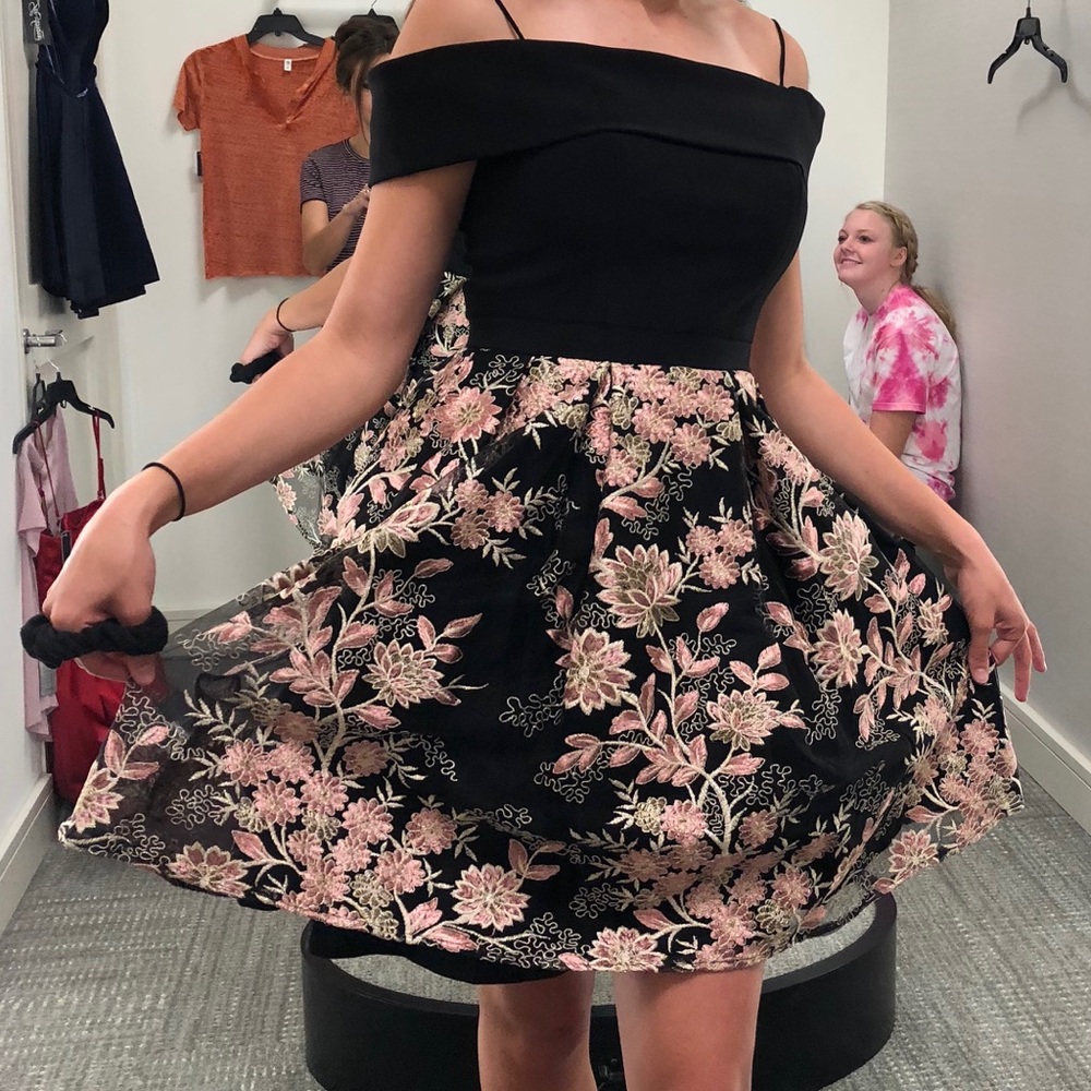 Adorable Morgan & Co party dress.